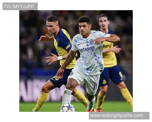 恩里克提升我的防守能力我乐于在左右两个边路灵活发挥