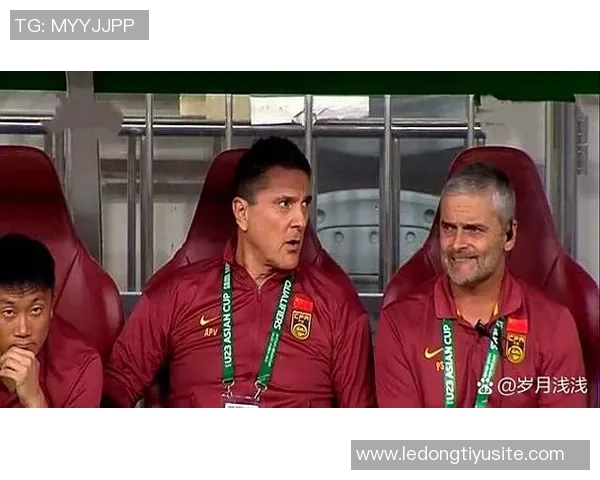 越南战败引发不满安东尼奥与王钰栋对比赛表现各有感慨 越南战败引发不满安东尼奥与王钰栋对比赛表现各有感慨